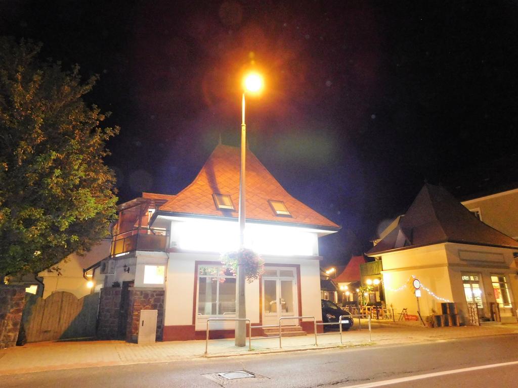 Tulipan Apartman Balatonalmadi Exterior photo